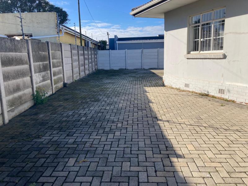 To Let Commercial Property for Rent in Newton Park Eastern Cape